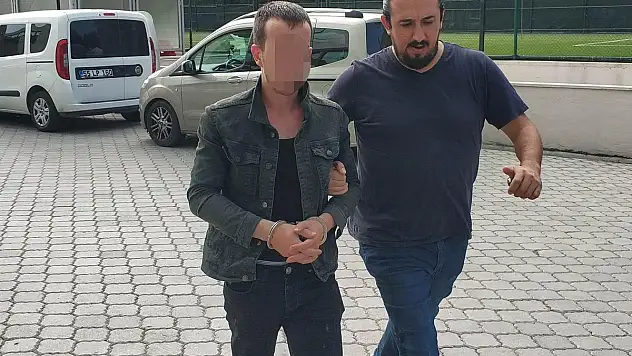 Bıçaklanan genç ağır yaralandı