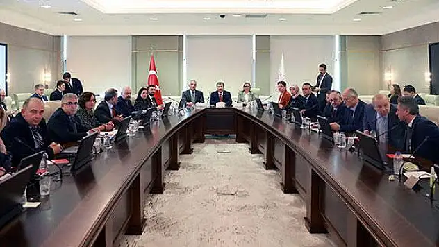 BİLİM KURULU ÜYESİ KARA, NORMALLEŞME SÜRECİ İÇİN UYARDI