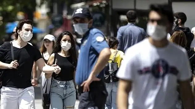 BİLİM KURULU ÜYESİ AÇIKLADI: '15-20 GÜNDE SALGIN SON BULABİLİR'