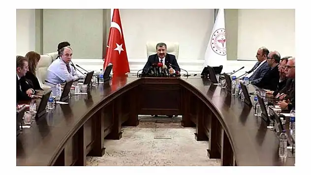 BİLİM KURULU ÜYESİ KORONAVİRÜSE YAKALANDI