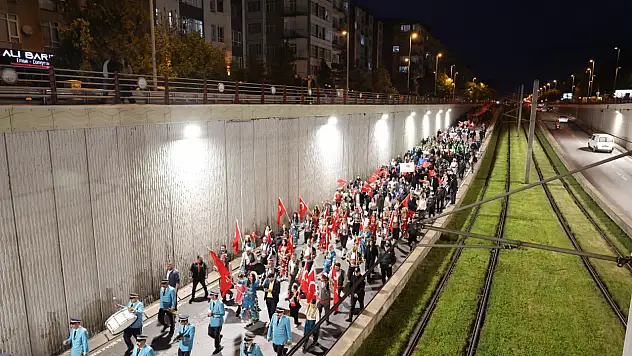 Binlerce vatandaş 19 Mayıs için yürüdü