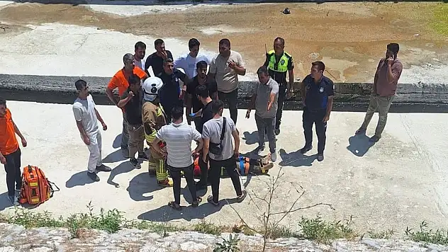 Bisikletiyle köprüden uçan çocuk 7 metreden yere çakıldı