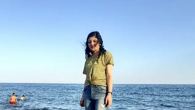 BOMBACI KADIN TERÖRİST, DİKKAT ÇEKMEMEK İÇİN TOPUKLU AYAKKABI İLE KEŞİF YAPMIŞ