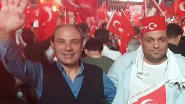 BÜLENT ARINÇ'A TEPKİLER ÇIĞ GİBİ BÜYÜYOR
