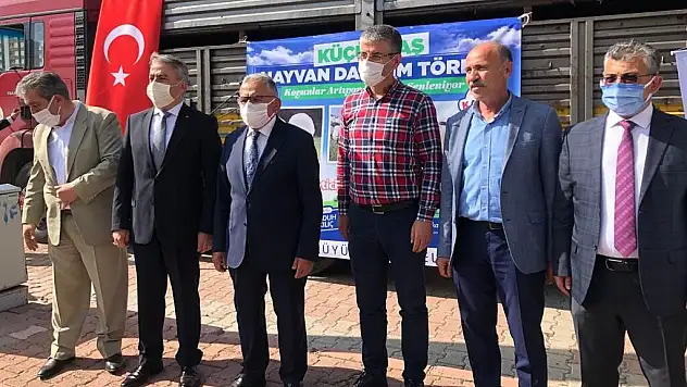 BÜYÜKKILIÇ, BİN 100 KÜÇÜKBAŞ HAYVAN DAĞITTTI, 2 BİN SÖZÜ VERDİ
