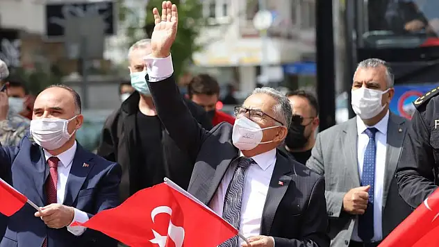 BÜYÜKKILIÇ: 'KAYSERİ DEMOKRASİ İÇİN O GECE AYAKTAYDI VE HALEN AYAKTA'