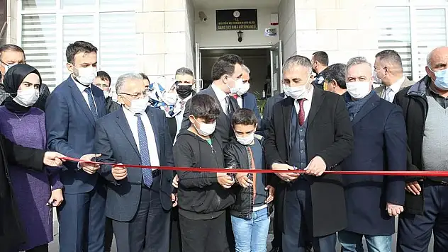 BÜYÜKKILIÇ, SARIZ'DA KÜTÜPHANE AÇTI, MUHTARLARA SESLENDİ