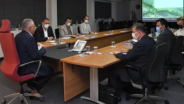 BÜYÜKKILIÇ'TAN DEVELİ, YEŞİLHİSAR VE İNCESU YATIRIM TOPLANTISI