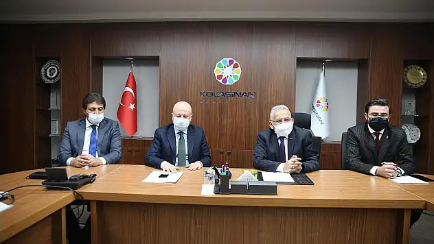 BÜYÜKKILIÇ'TAN KOCASİNAN'DA YATIRIM TOPLANTISI