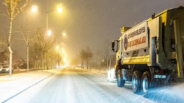 BÜYÜKŞEHİR, 270 MAHALLE YOLUNU ULAŞIMA AÇTI