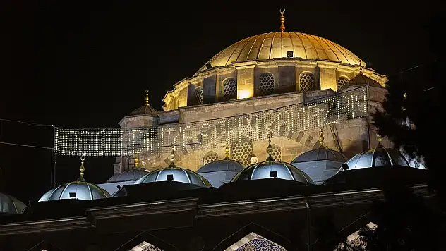BÜYÜKŞEHİR, BÜRÜNGÜZ CAMİSİ'NE GERDANLIĞINI TAKTI