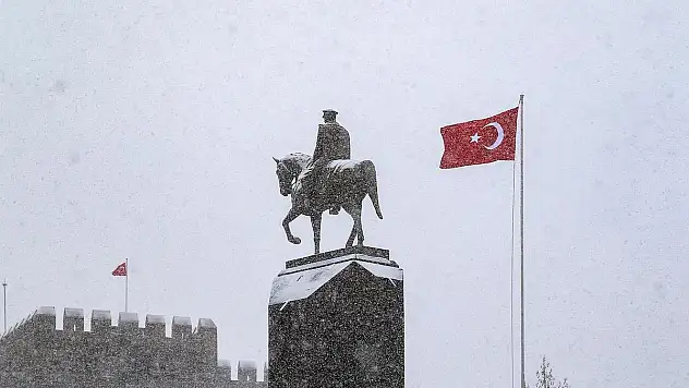 BÜYÜKŞEHİR EKİPLERİ, KARLA MÜCADELE İÇİN TEYAKKUZDA