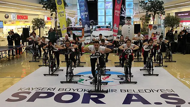 Büyükşehir sporu sevdiriyor
