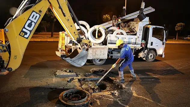BÜYÜKŞEHİR VE KASKİ'DEN GECE MESAİSİ