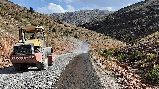 BÜYÜKŞEHİR'DEN 6 KIRSAL BÖLGEDE YOL ÇALIŞMASI