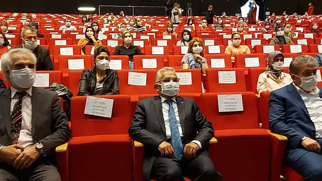 BÜYÜKŞEHİR'DEN BERBER VE KUAFÖRLERE EĞİTİM