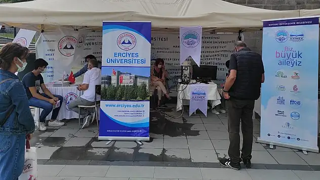 BÜYÜKŞEHİR'DEN BİN 100 ÖĞRENCİYE TERCİH DESTEĞİ