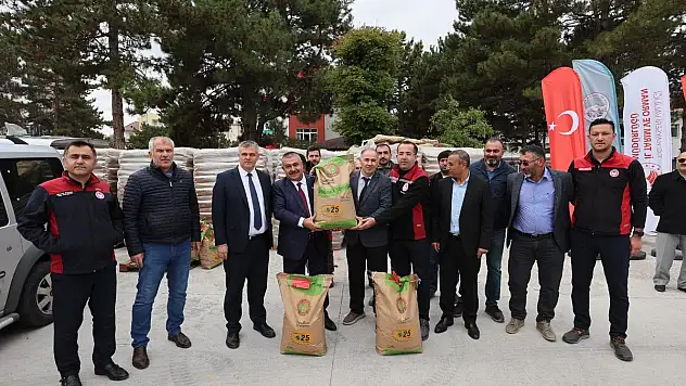 BÜYÜKŞEHİR'DEN ÇİFTÇİLERE 250 TON TOHUM DESTEĞİ