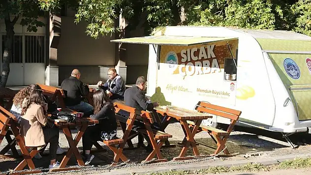 BÜYÜKŞEHİR'DEN ERCİYES ÜNİVERSİTESİ'NDE SICAK ÇORBA HİZMETİ