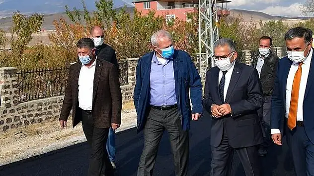 BÜYÜKŞEHİR'DEN İLÇE YOLLARINA 14 MİLYON TL'LİK SICAK ASFALT