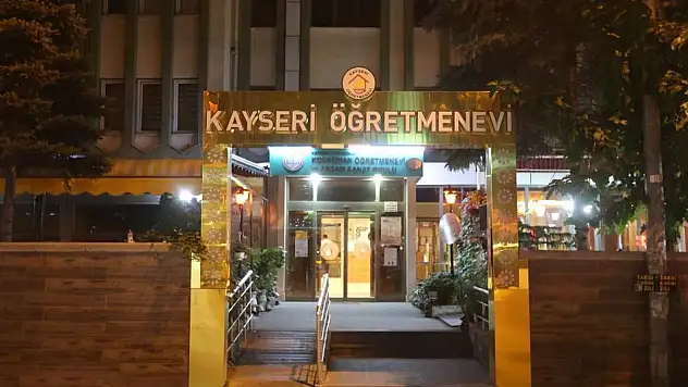 BÜYÜKŞEHİR'İN KONAKLAMA HİZMETİ ÖĞRENCİLERİN TAKDİRİNİ KAZANDI