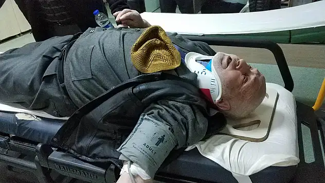 CAMİYE GİDERKEN KAMYONET ÇARPTI