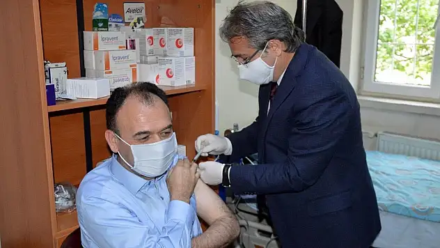 ÇANDIROĞLU KORONAVİRÜSE YAKALANDI