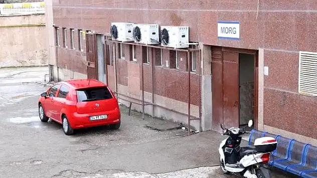 CANİ KATİL, BIÇAKLADIĞI ADAMI AĞZINA TOPRAK DOLDURARAK BOĞDU