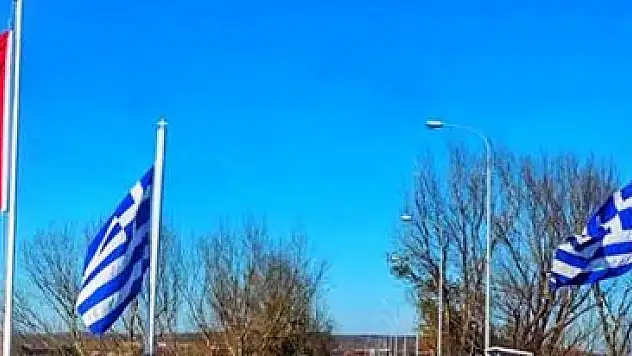 ÇARESİZ KALAN YUNANİSTAN,3 ÜLKE İLE DONANMA PAZARLIĞINA OTURDU