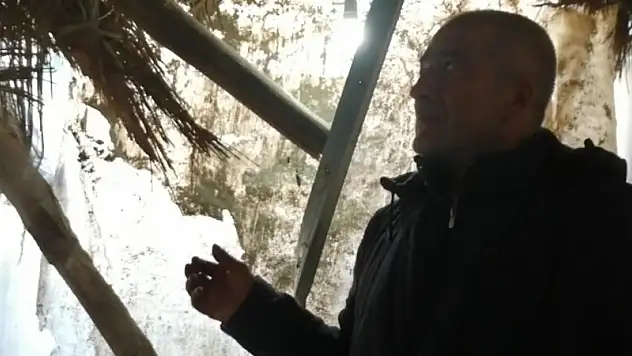 ÇATISI YIKILAN KERPİÇ EVDEN MUCİZE ESERİ KURTULDU