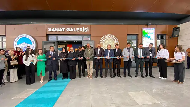 Celal Bayar Anadolu Lisesi'nden sanat galerisi etkinliği