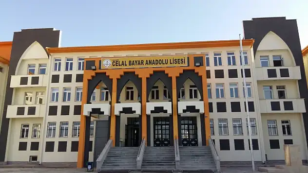 CELAL BAYAR ANADOLU LİSESİ'NDEN EVDE KAL ÇAĞIRISI
