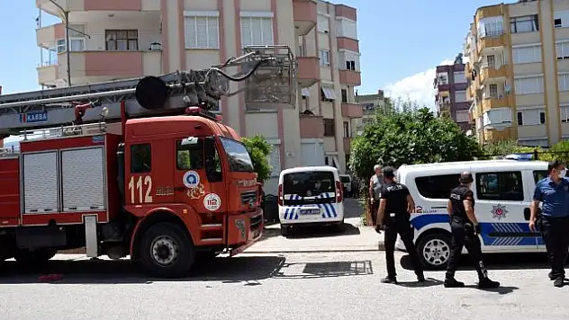 CEZAEVİNDEN ÇIKIP EVİNİ ATEŞE VERDİ