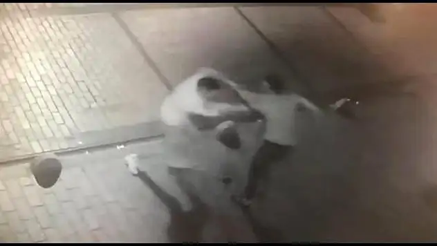 Cezayir uyruklu genç, borcunu ödemeyen vatandaşını defalarca bıçaklayarak öldürdü