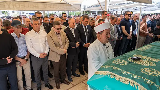 CHP Grup Başkanı Özel'in amcası son yolculuğuna uğurlandı