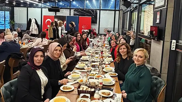 CHP İl Başkanı Özer kadın muhtarlarla iftarda buluştu