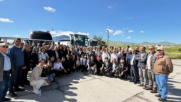 CHP Kayseri İl örgütü Özgür Özel ile bayramlaşmak üzere Ankara'ya gitti