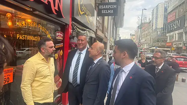 CHP'nin çiçeği burnunda başkanından esnaf turu