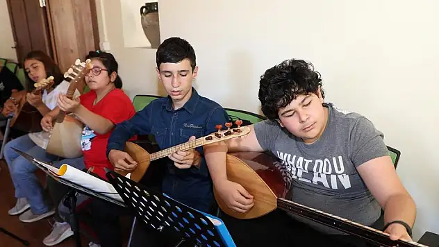 ÇOCUKLARA ÖZEL 'BAĞLAMA KURSU'