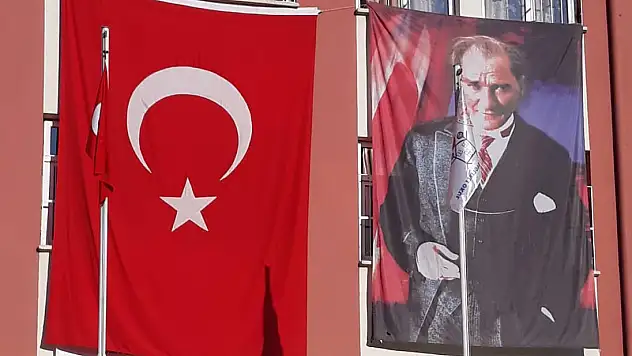 ÇOLAK: 'MANEVİ DEĞERLERE SAYGISIZLIK YAPILIYOR'