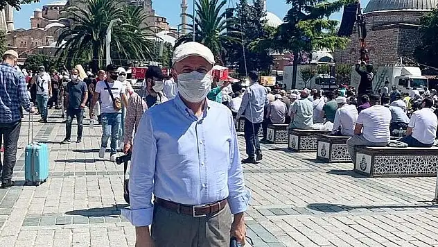 ÇOLAKBAYRAKDAR, AYASOFYA'DA KILINAN İLK CUMA NAMAZINA KATILDI