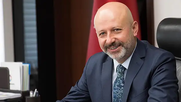 ÇOLAKBAYRAKDAR: 'BERAT KANDİLİ İSLAM ALEMİNE HAYIRLAR GETİRSİN'