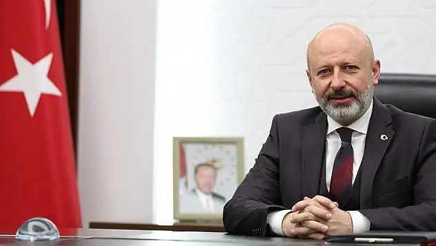 ÇOLAKBAYRAKDAR: 'HİZMETLERİMİZLE TÜRKİYE'YE ÖRNEK OLUYORUZ'
