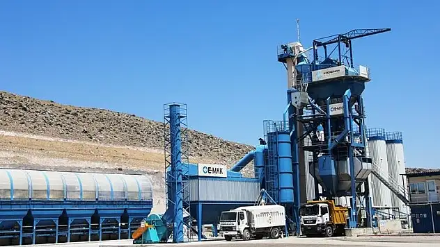 ÇOLAKBAYRAKDAR, KAYSERİ'NİN EN YÜKSEK ASFALT PLENTİNİ İNCELEDİ