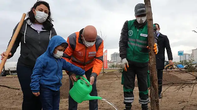 ÇOLAKBAYRAKDAR, 'KOCASİNAN, YEŞİL KALKINMA HEDEFİNİN LOKOMOTİFİ OLACAK'