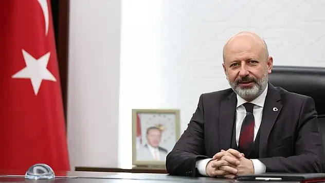 ÇOLAKBAYRAKDAR'DAN DÜNYA GAZETECİLER GÜNÜ MESAJI