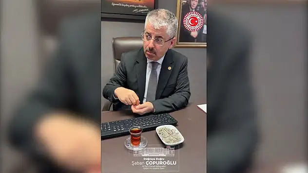 Çopuroğlu'ndan dikkat çeken paylaşım: 'Çay, çekirdek, CHP'