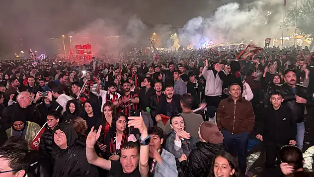 Çorum'da binlerce vatandaştan Süper Lig sevinci