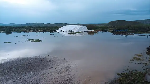 Çorum'da sağanak yağış sele neden oldu: Delice Çayı taştı