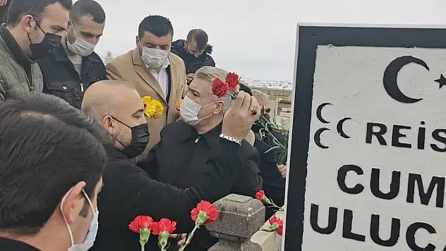 CUMA ULUÇAY VEFATININ 2. YILINDA DUALARLA ANILDI